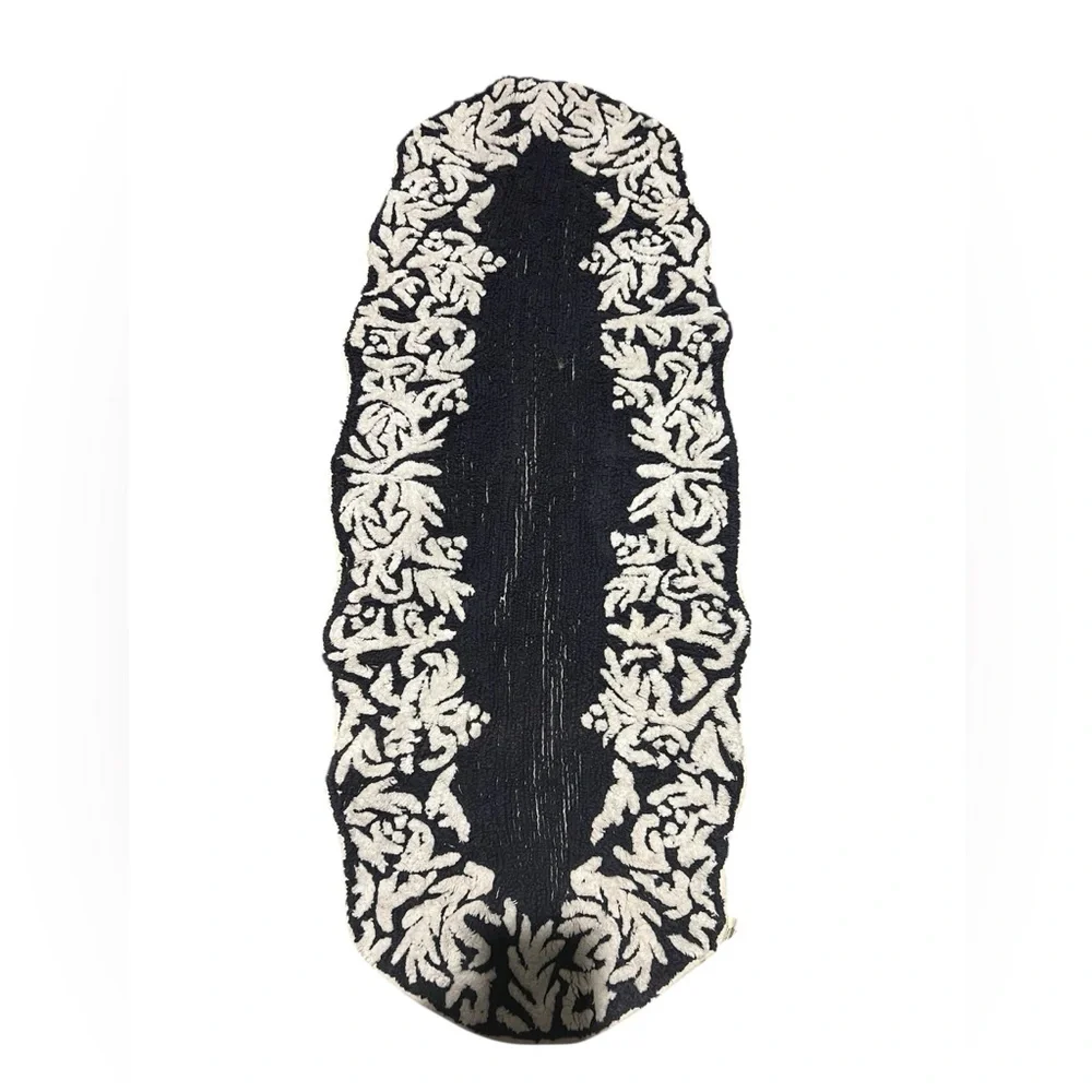 Anthropologie Boho Vintage Style Navy Blue & White Floral Border Runner Bath Rug